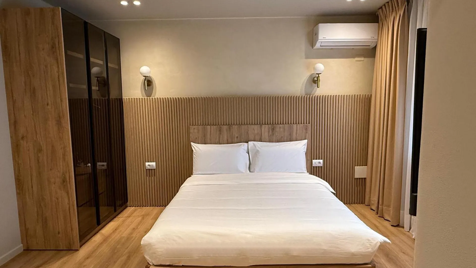 Vater Apartments Tirana 0*,  Albania
